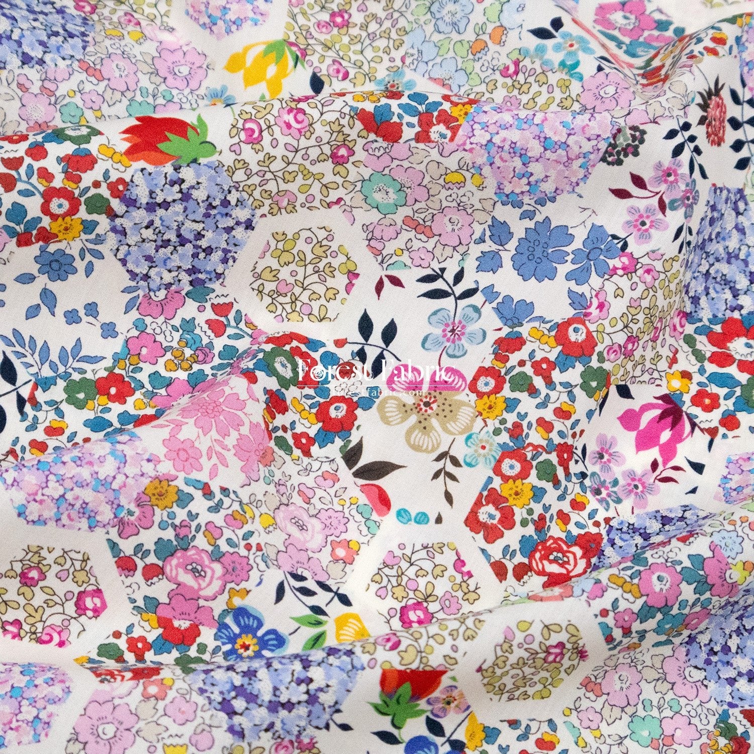 Liberty of London (Cotton Tana Lawn Fabric) - Patchwork Stoeies - FO:REST Fabric 布恩堂Liberty fabrictana lawnjapanese fabricykk zipper
