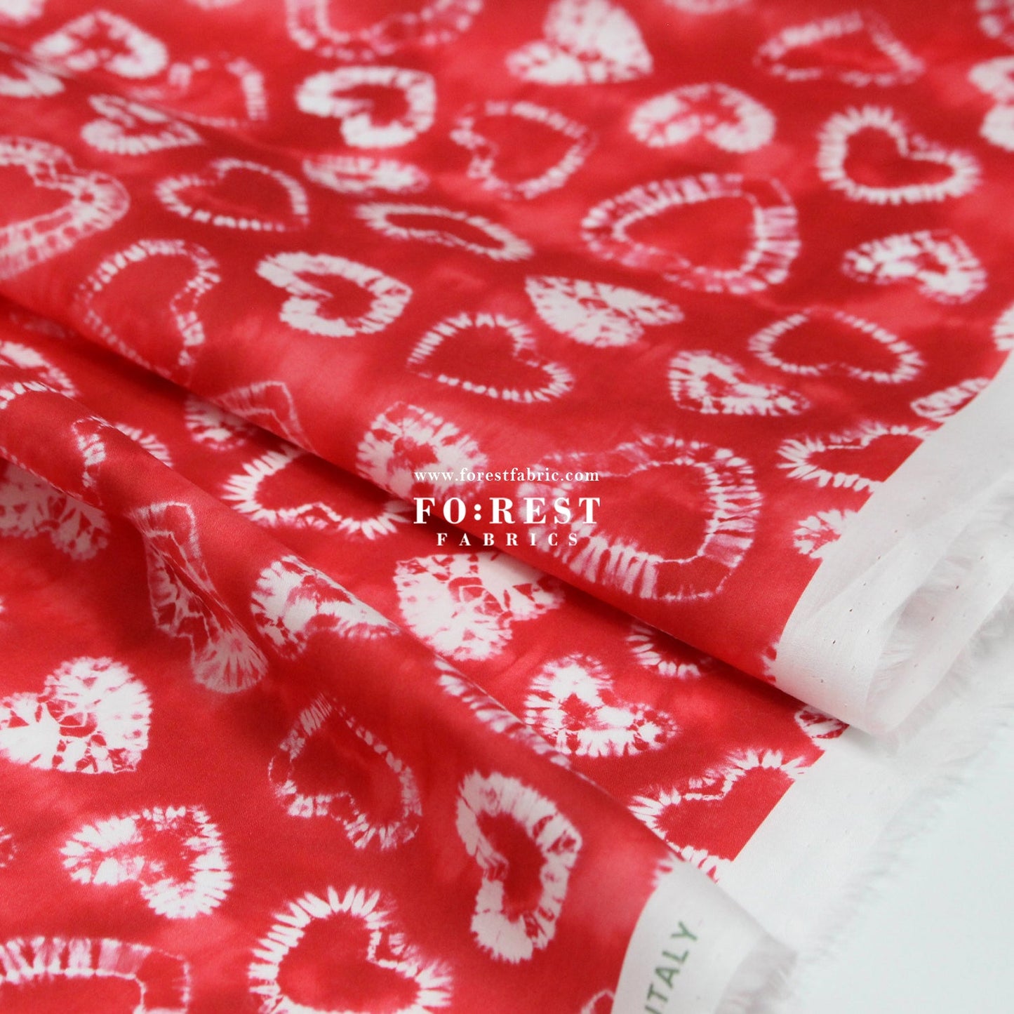 Liberty of London (Cotton Tana Lawn Fabric) - The Dye Hearts Red - FO:REST Fabric 布恩堂Liberty fabrictana lawnjapanese fabricykk zipper