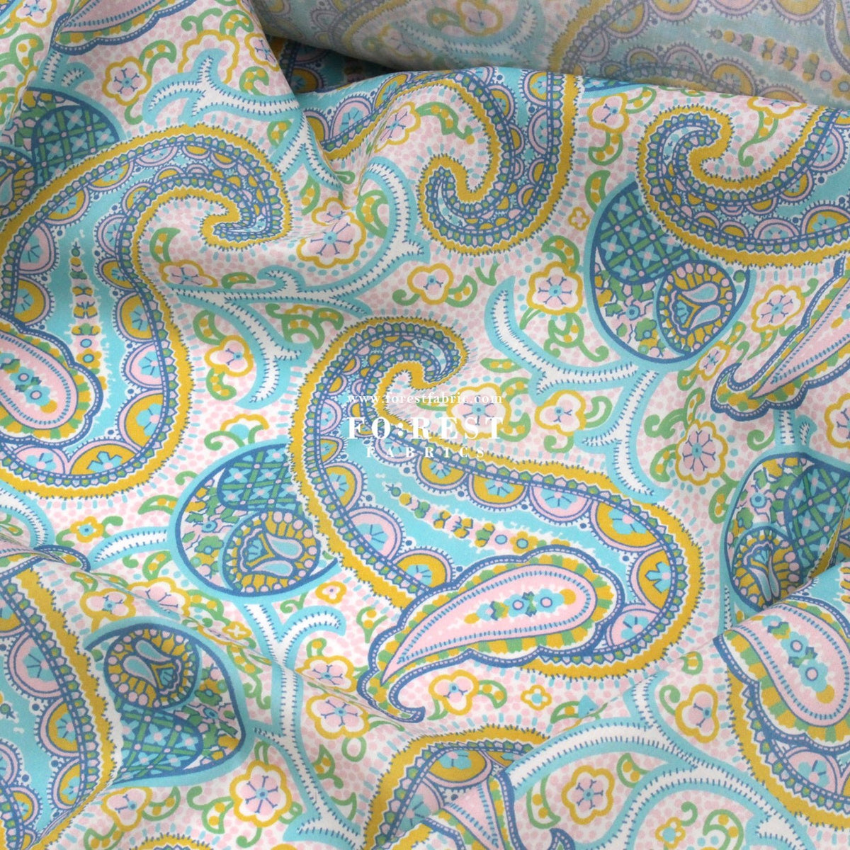 Liberty of London (Organic Fabric) - Pasha's Paisley Green - FO:REST Fabric 布恩堂Liberty fabrictana lawnjapanese fabricykk zipper