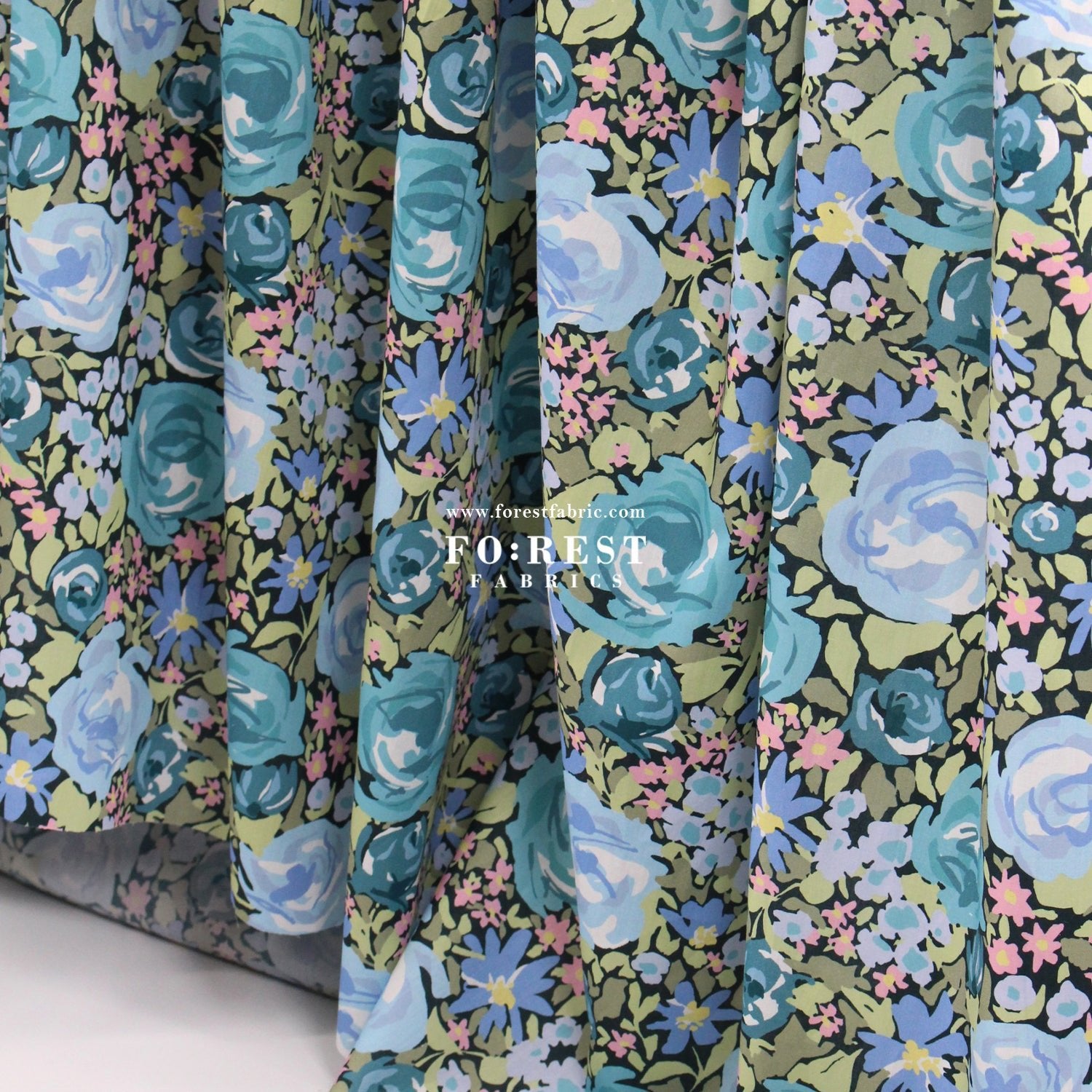 Liberty of London (Organic Tana Lawn Cotton Fabric) - Medley C - FO:REST Fabric 布恩堂Liberty fabrictana lawnjapanese fabricykk zipper