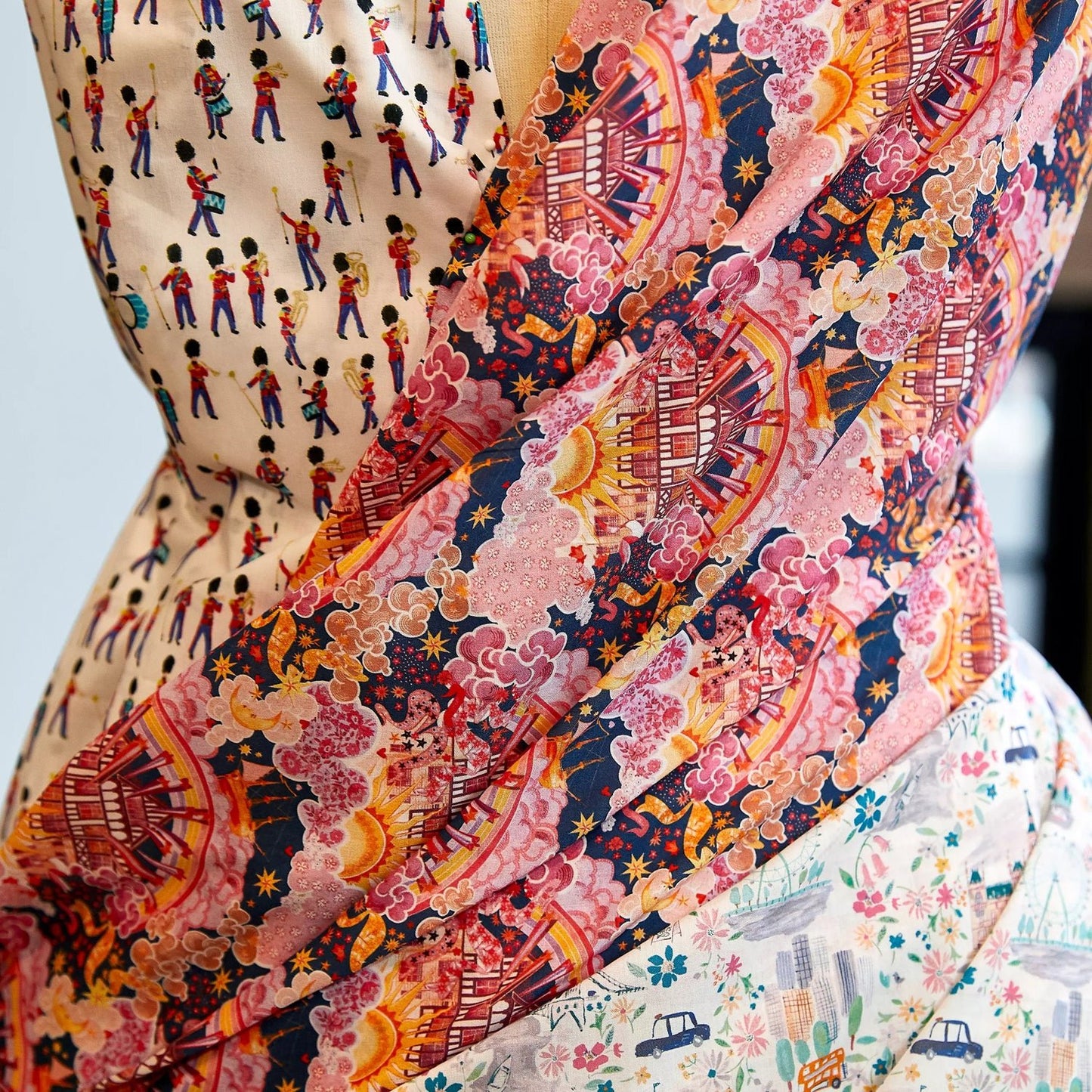 Liberty of London (Organic Tana Lawn Cotton Fabric) - Tudor Dream A - FO:REST Fabric 布恩堂Liberty fabrictana lawnjapanese fabricykk zipper