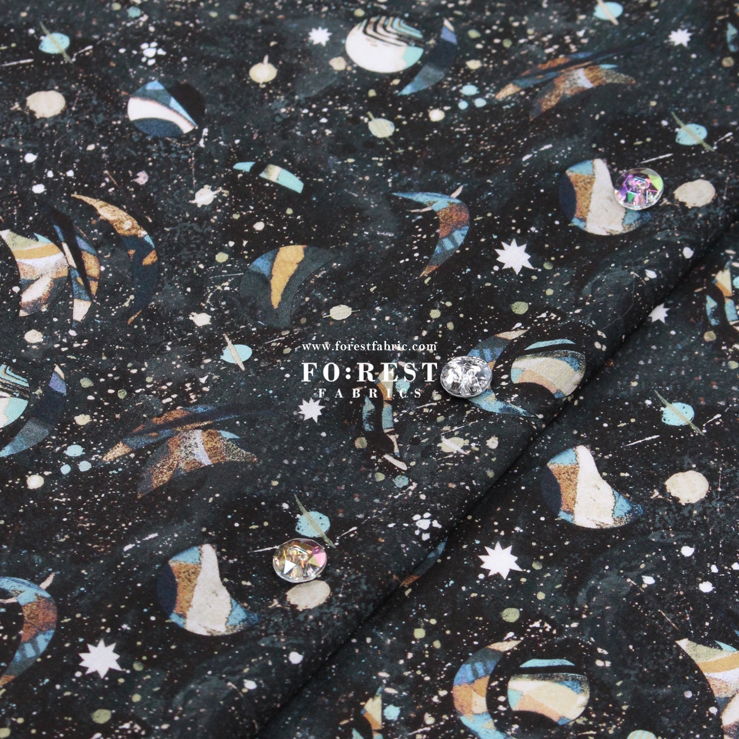 Liberty of London (Organic Tana Lawn Cotton Fabric) - What Lies Beyond - FO:REST Fabric 布恩堂Liberty fabrictana lawnjapanese fabricykk zipper