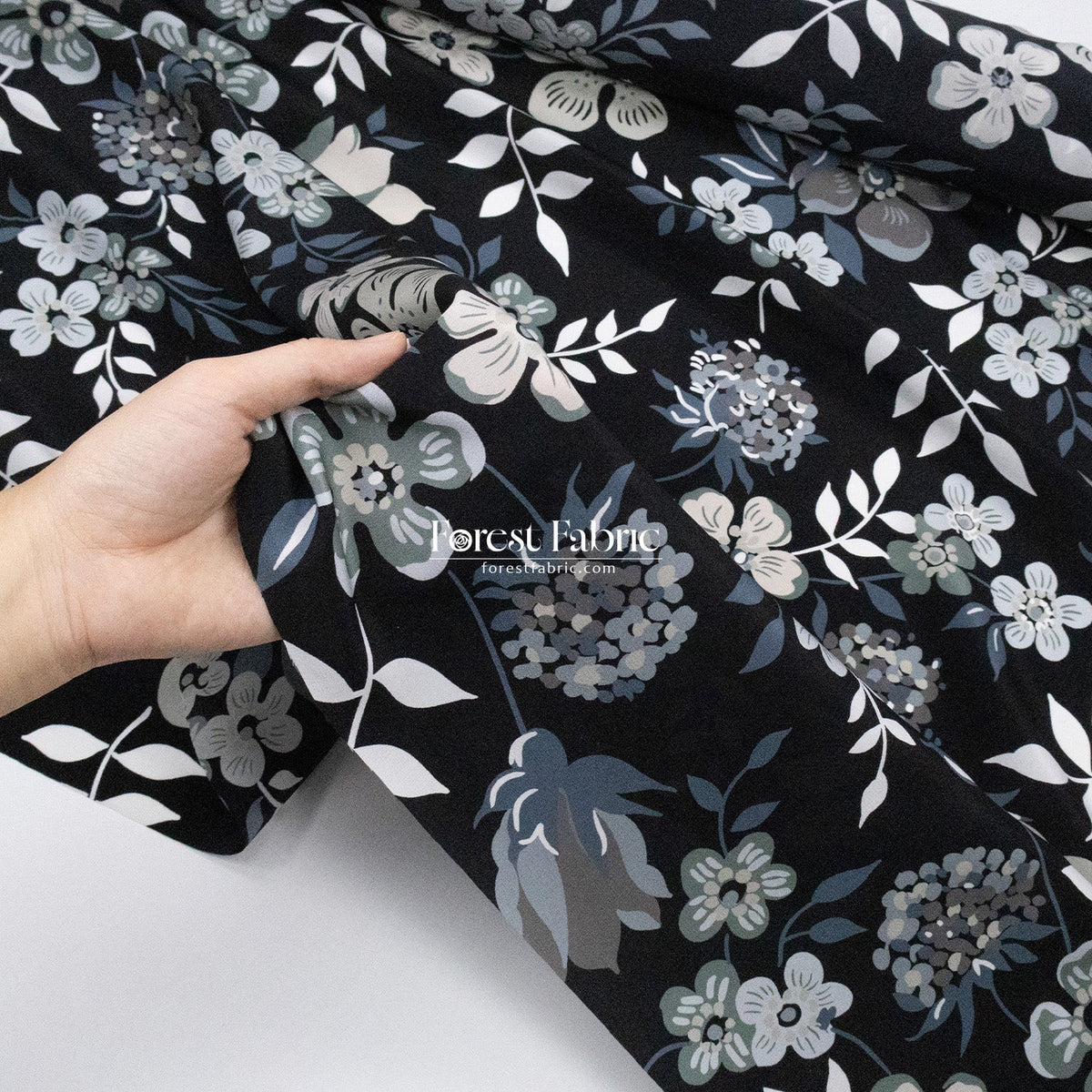 Liberty of London (Silk Crepe de Chine) - Edenham oasis - FO:REST Fabric 布恩堂Liberty fabric#tana lawn#japanese fabric#ykk zipper#