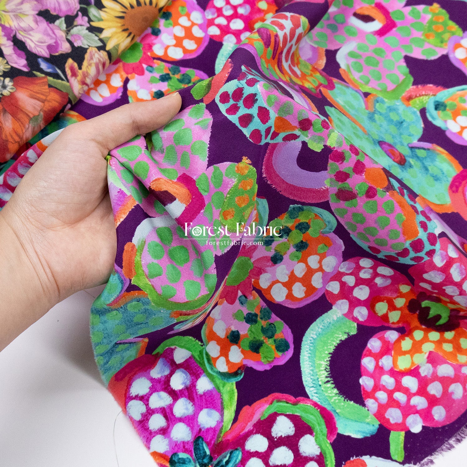 Liberty of London (Silk Crepe de Chine) - Fauvism Floral - FO:REST Fabric 布恩堂Liberty fabrictana lawnjapanese fabricykk zipper