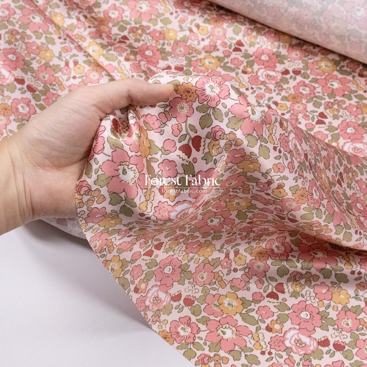Liberty of London (Silk Satin fabric) - Betsy Field - FO:REST Fabric 布恩堂Liberty fabric#tana lawn#japanese fabric#ykk zipper#