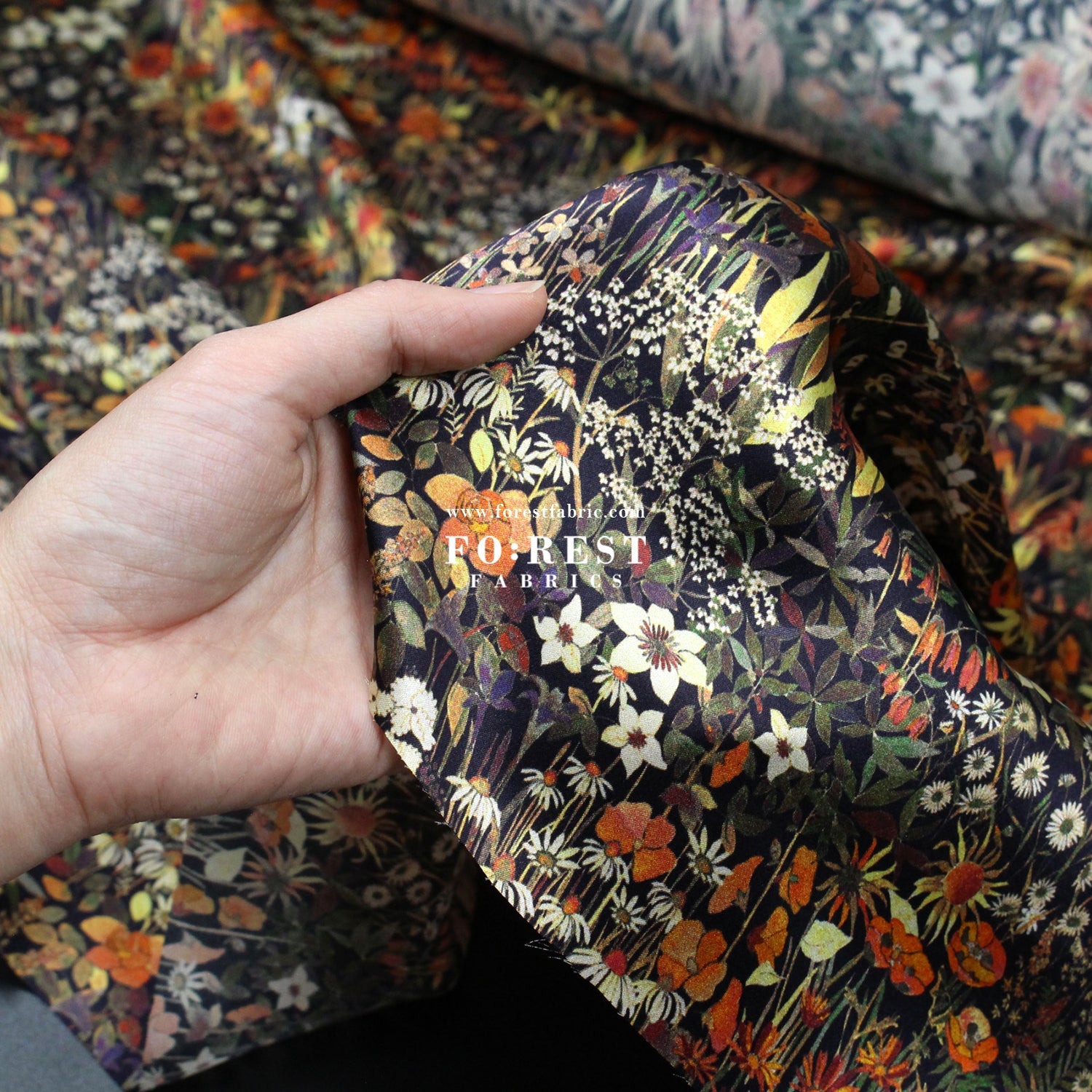 Liberty of London (Silk Satin) - Faria Flowers fabric - FO:REST Fabric 布恩堂Liberty fabrictana lawnjapanese fabricykk zipper