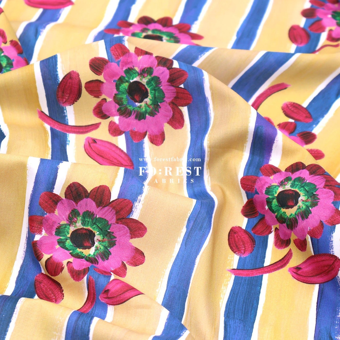 Liberty of London (Tana Lawn™ Cotton Fabric) - Beau - FO:REST Fabric 布恩堂Liberty fabrictana lawnjapanese fabricykk zipper