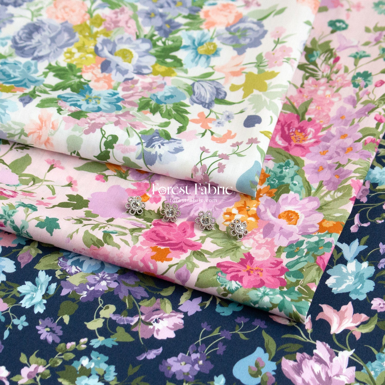 Liberty of London (Tana Lawn™ Cotton Fabric) - BOUQUET PARADE - FO:REST Fabric 布恩堂Liberty fabrictana lawnjapanese fabricykk zipper