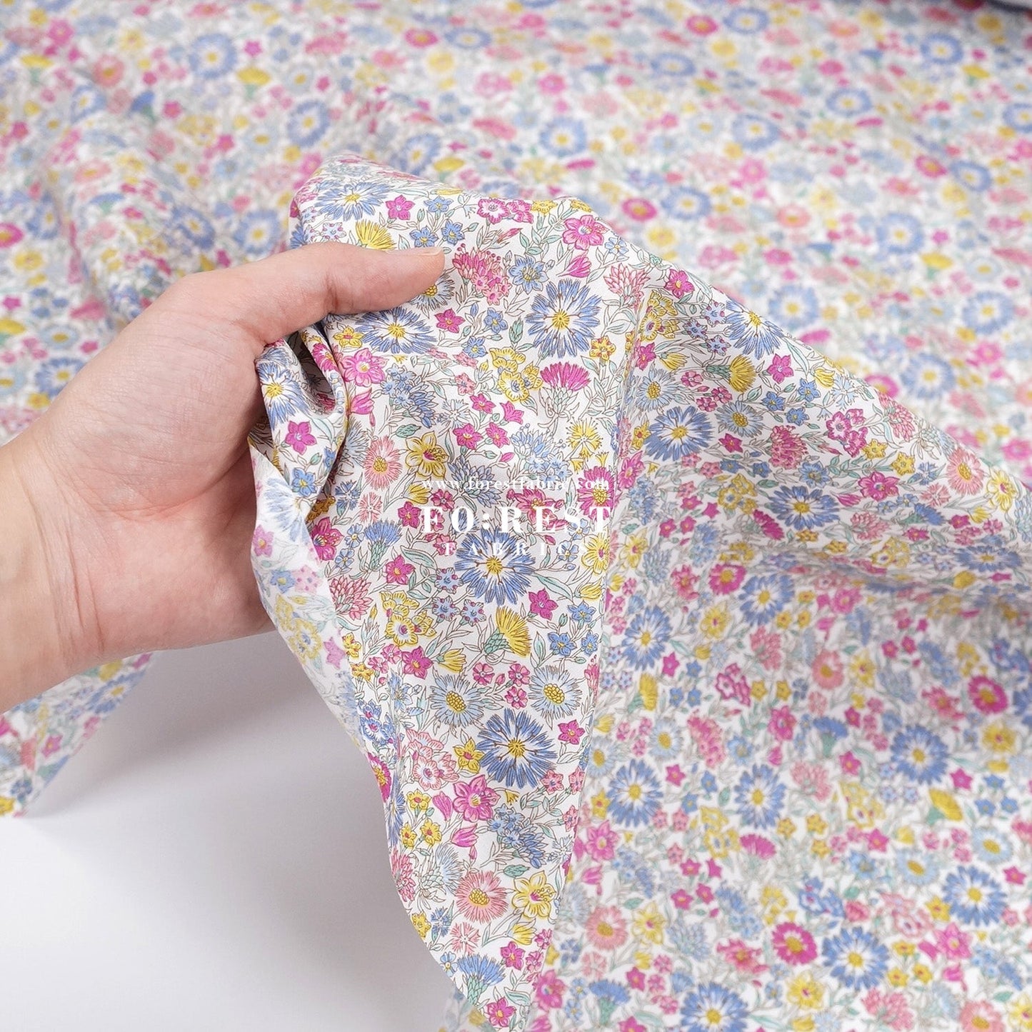Liberty of London (Tana Lawn™ Cotton Fabric) - May Fields - FO:REST Fabric 布恩堂Liberty fabrictana lawnjapanese fabricykk zipper