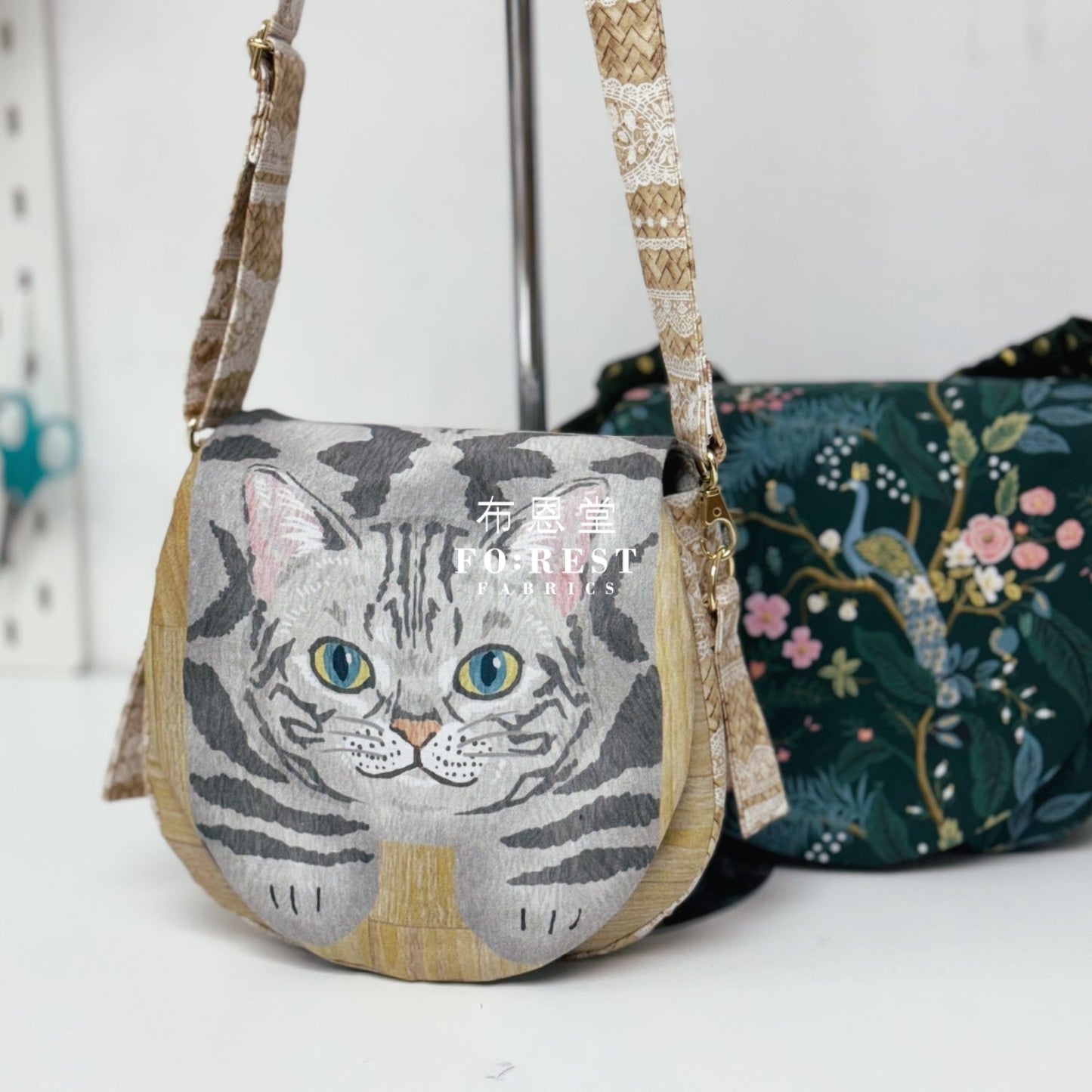 Paper Pattern saddle bag - FO:REST Fabric 布恩堂Liberty fabrictana lawnjapanese fabricykk zipper