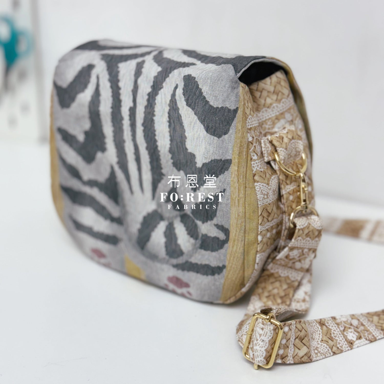 Paper Pattern saddle bag - FO:REST Fabric 布恩堂Liberty fabrictana lawnjapanese fabricykk zipper