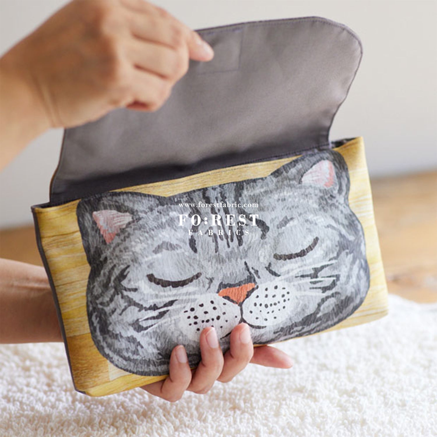 Pre - cut cotton - Home Deco cats fabric - FO:REST Fabric 布恩堂Liberty fabrictana lawnjapanese fabricykk zipper