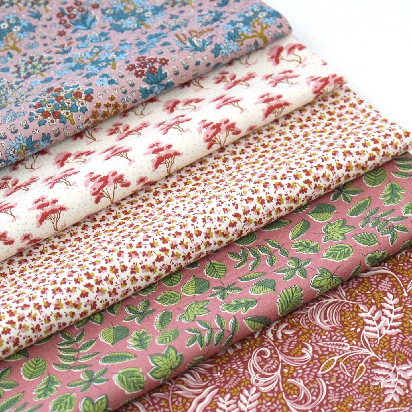 Quilting Liberty - Autumn Woodland 3 fabric - FO:REST Fabric 布恩堂Liberty fabrictana lawnjapanese fabricykk zipper