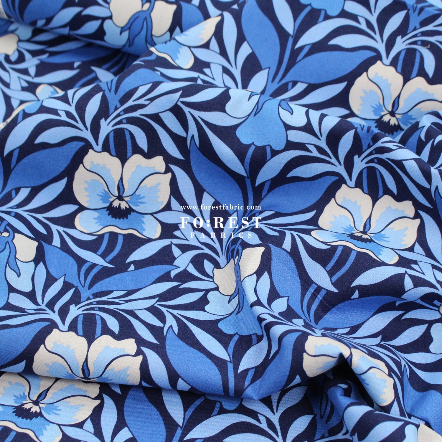Quilting Liberty - Pansy Meadow 275cm Wide Width fabric - FO:REST Fabric 布恩堂Liberty fabrictana lawnjapanese fabricykk zipper