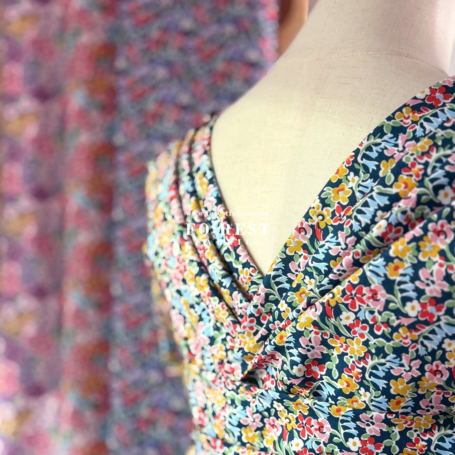 Quilting Liberty - Tudor Celebration 1 fabric - FO:REST Fabric 布恩堂Liberty fabrictana lawnjapanese fabricykk zipper