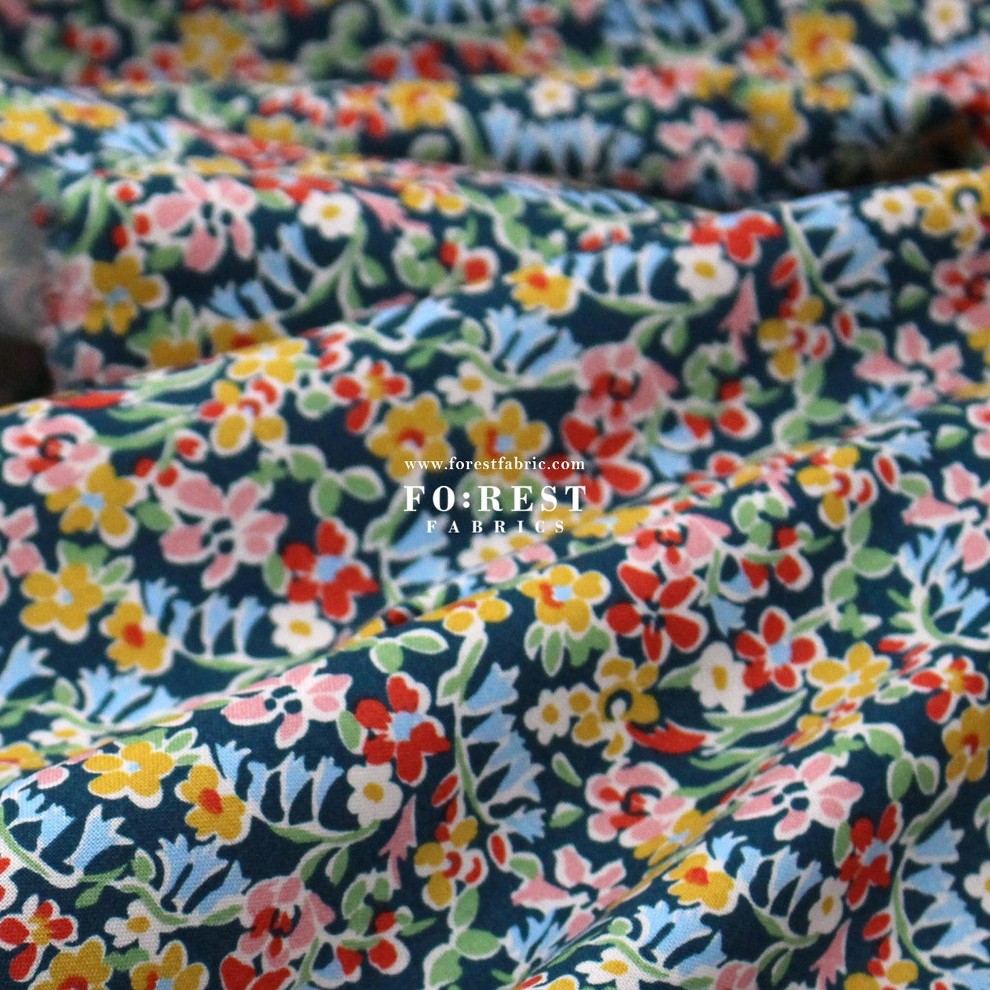 Quilting Liberty - Tudor Celebration 1 fabric - FO:REST Fabric 布恩堂Liberty fabrictana lawnjapanese fabricykk zipper