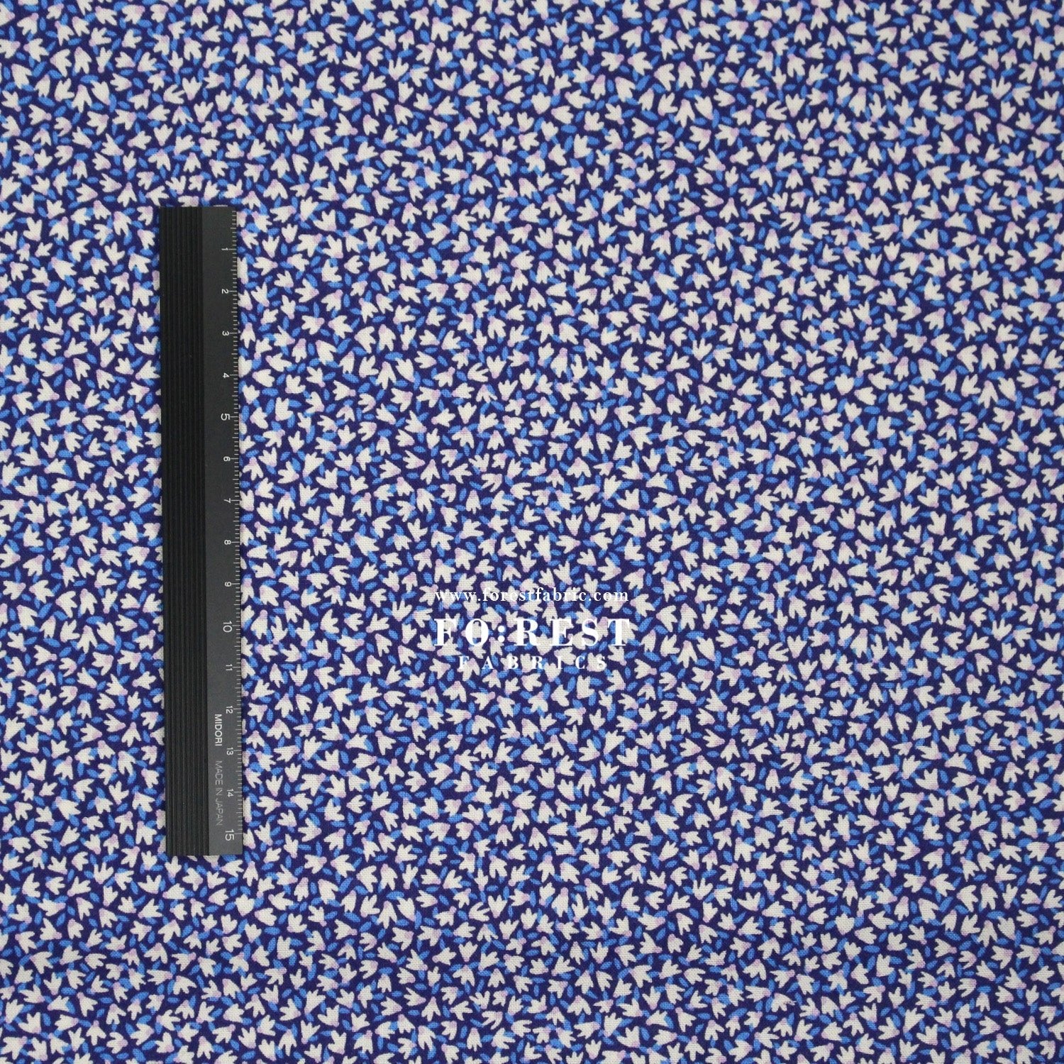 Quilting Liberty - Tudor Celebration 2 fabric - FO:REST Fabric 布恩堂Liberty fabrictana lawnjapanese fabricykk zipper