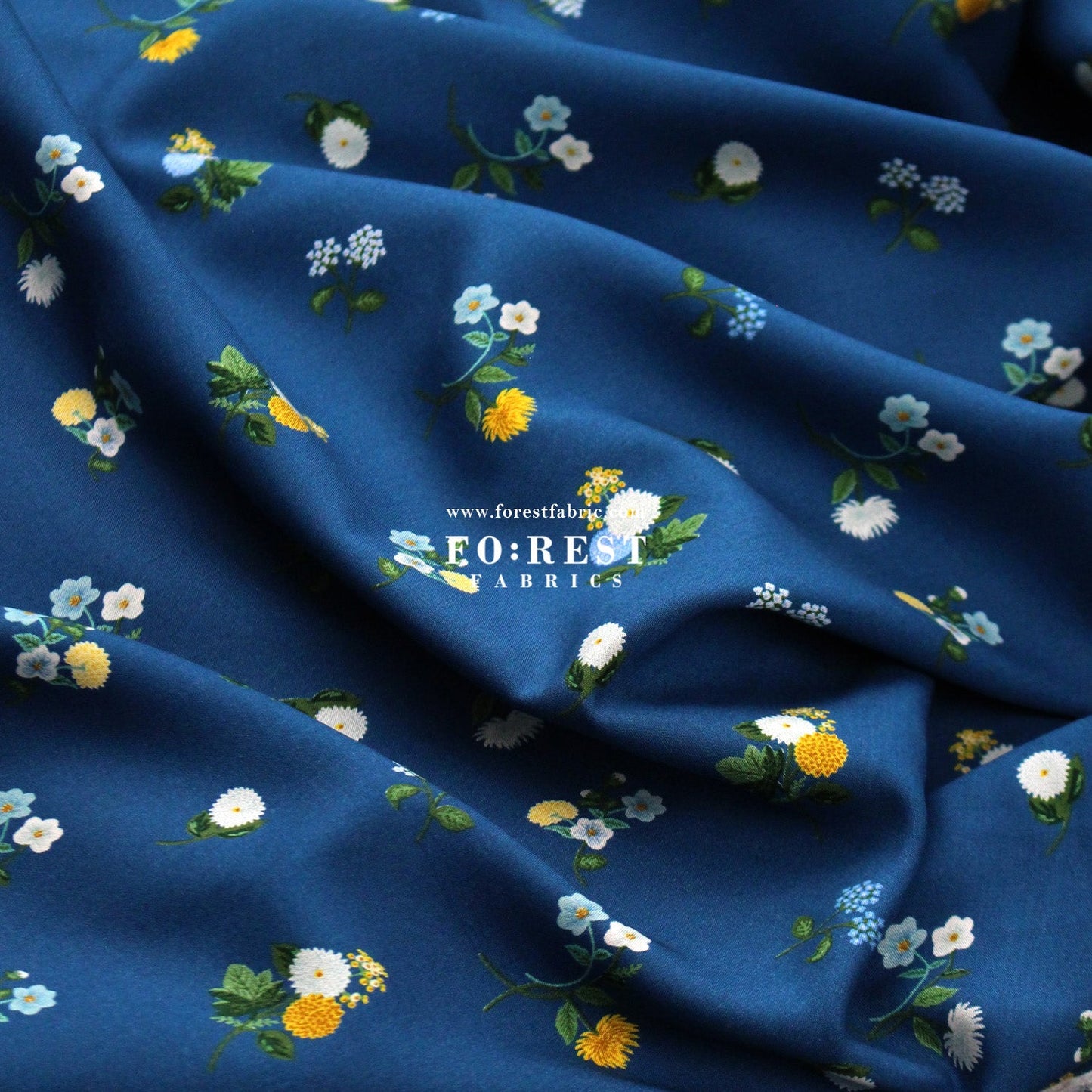 Rayon - Ditsy Dahlia fabric - FO:REST Fabric 布恩堂Liberty fabrictana lawnjapanese fabricykk zipper