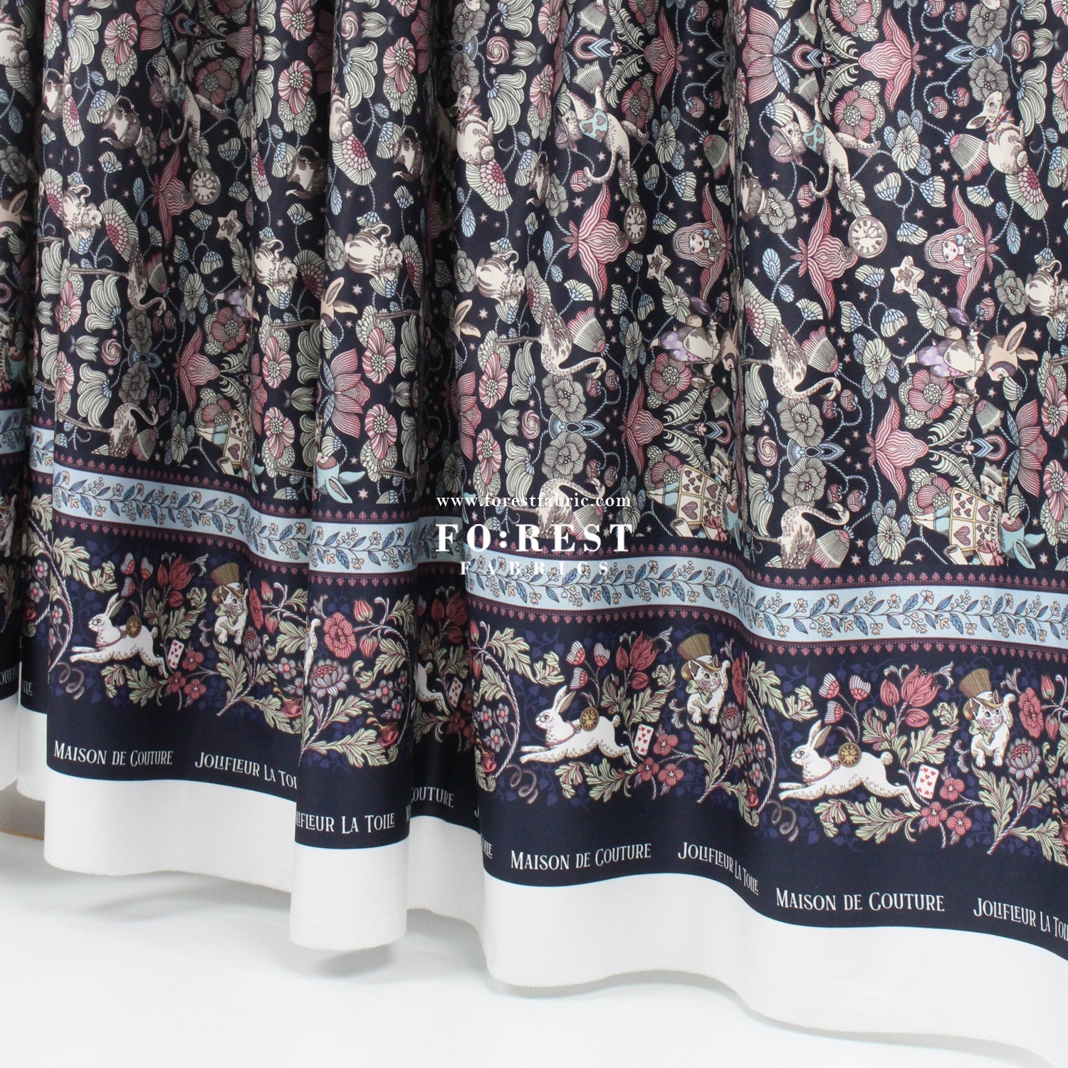 Satin Super Cotton - JoliFleur Poisonberry Thief fabric Navy - FO:REST Fabric 布恩堂Liberty fabrictana lawnjapanese fabricykk zipper