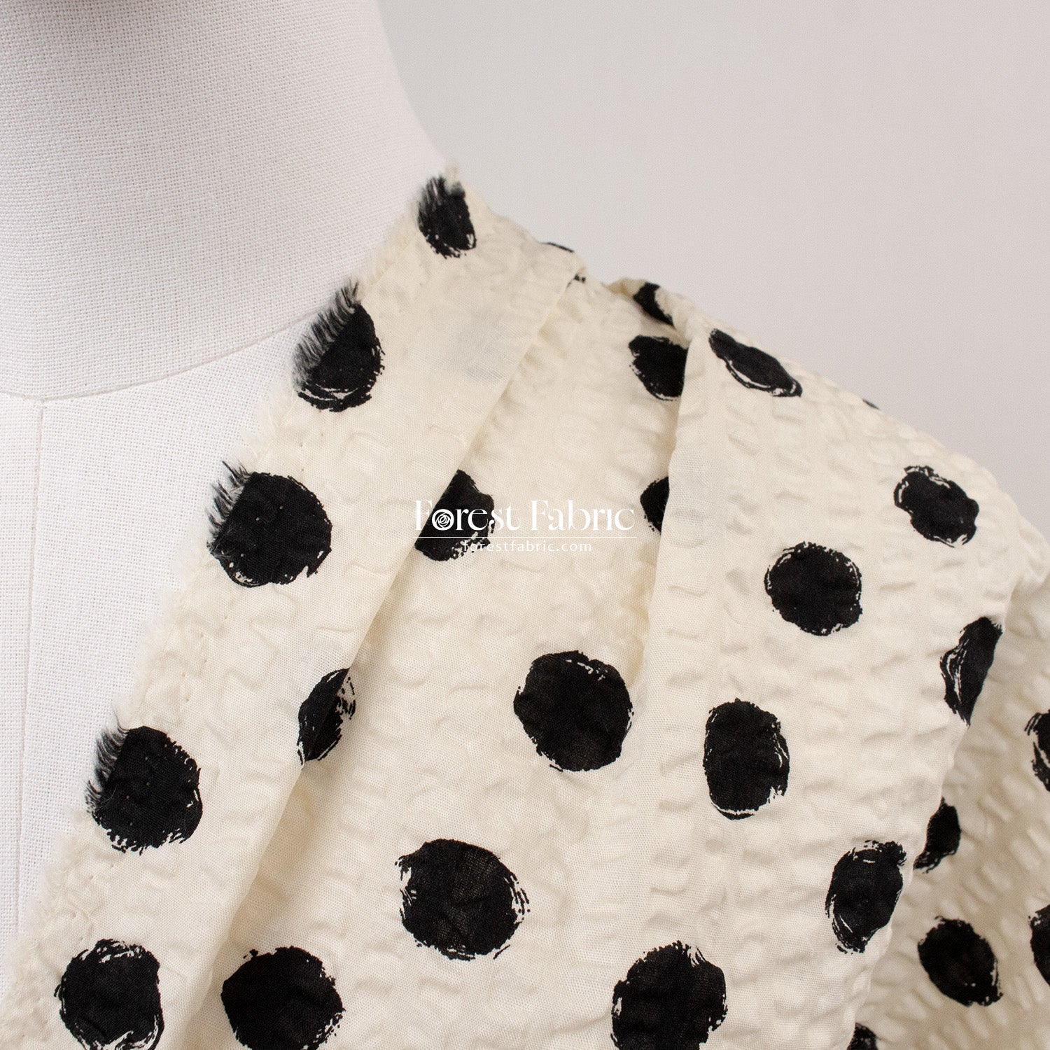 Seersucker cotton - Dot fabric - FO:REST Fabric 布恩堂Liberty fabrictana lawnjapanese fabricykk zipper