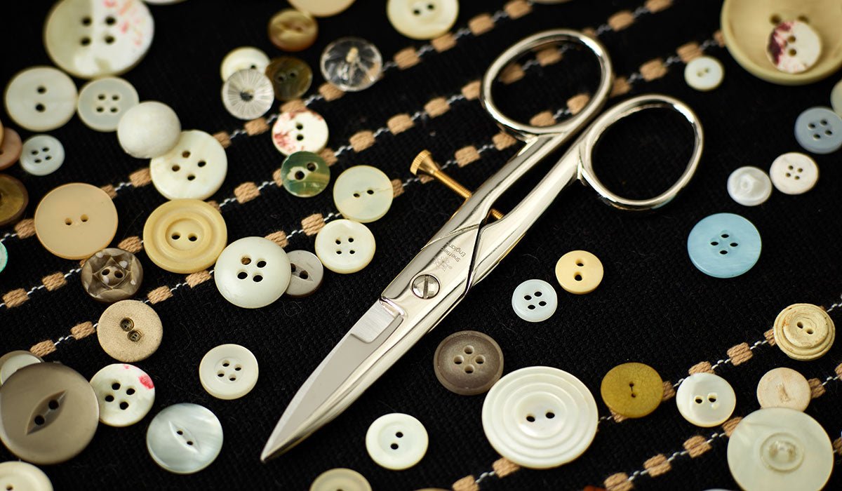 WILKINSON BUTTONHOLE SCISSORS 扣眼剪刀 - FO:REST Fabric 布恩堂Liberty fabrictana lawnjapanese fabricykk zipper