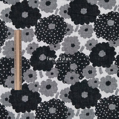 Yarn Dyed Cotton Jacquard - Polka Dot Flower - FO:REST Fabric 布恩堂Liberty fabrictana lawnjapanese fabricykk zipper