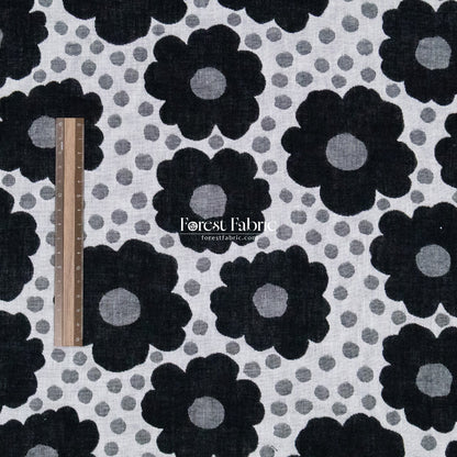 Yarn Dyed Cotton Jacquard - Polka Dot Flower - FO:REST Fabric 布恩堂Liberty fabrictana lawnjapanese fabricykk zipper