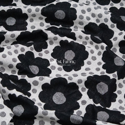 Yarn Dyed Cotton Jacquard - Polka Dot Flower - FO:REST Fabric 布恩堂Liberty fabrictana lawnjapanese fabricykk zipper