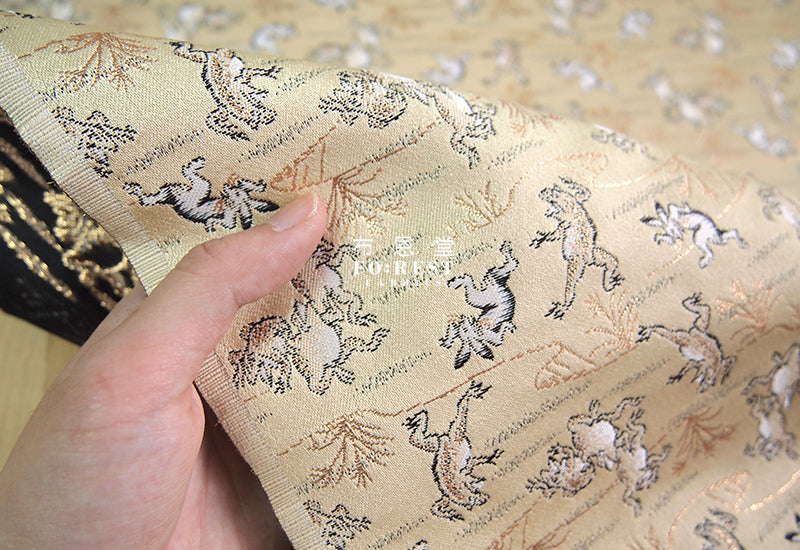 金らん"KINRAN"- 鳥獸人物戲畫 gold brocade fabric - forest-fabric