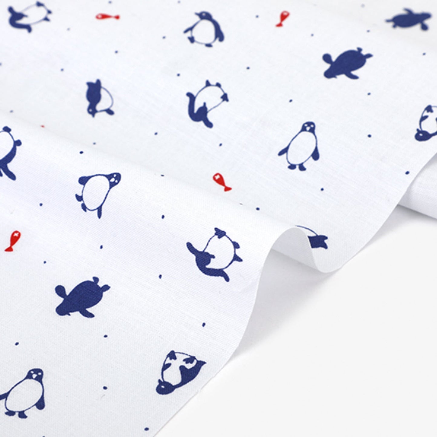 Dailylike cotton - Ice penguin Fabric - FO:REST Fabric 布恩堂Liberty fabrictana lawnjapanese fabricykk zipper