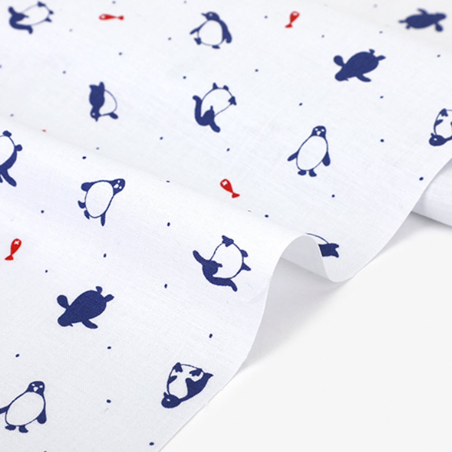 Dailylike cotton - Ice penguin Fabric - FO:REST Fabric 布恩堂Liberty fabrictana lawnjapanese fabricykk zipper