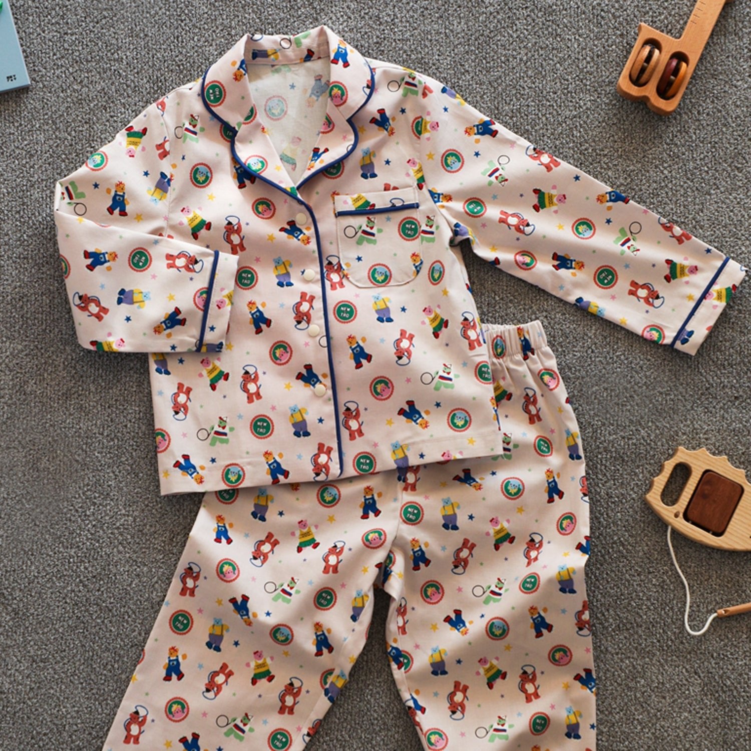 Dailylike cotton - Jelly bear retro Fabric - FO:REST Fabric 布恩堂Liberty fabrictana lawnjapanese fabricykk zipper