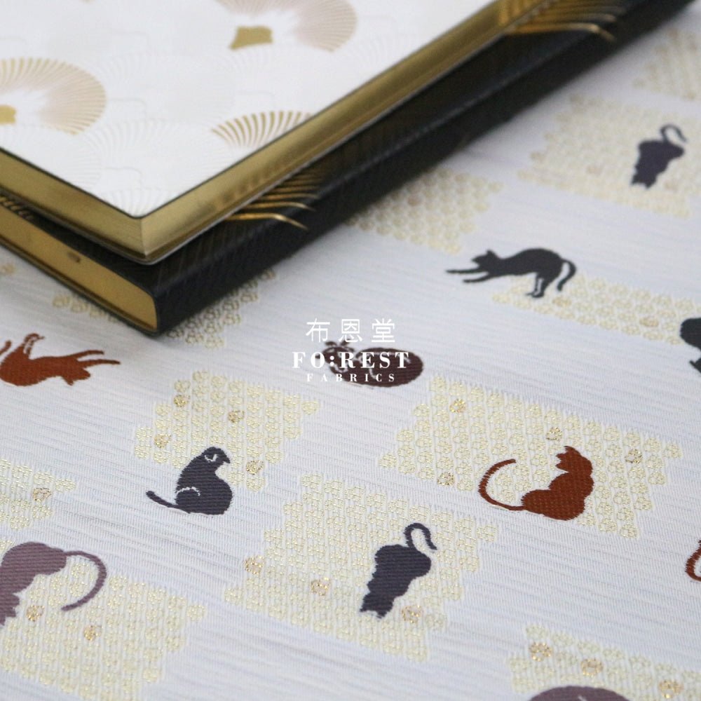 Gold Brocade - Cats Paw 綿綿貓掌 fabric - FO:REST Fabric 布恩堂Liberty fabrictana lawnjapanese fabricykk zipper