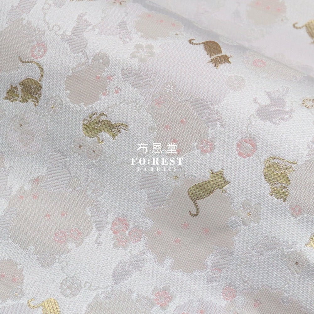 Gold Brocade - Snow Cats fabric Pearl - FO:REST Fabric 布恩堂Liberty fabrictana lawnjapanese fabricykk zipper