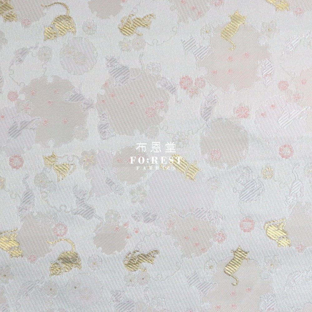 Gold Brocade - Snow Cats fabric Pearl - FO:REST Fabric 布恩堂Liberty fabrictana lawnjapanese fabricykk zipper