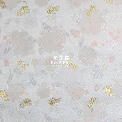 Gold Brocade - Snow Cats fabric Pearl - FO:REST Fabric 布恩堂Liberty fabrictana lawnjapanese fabricykk zipper