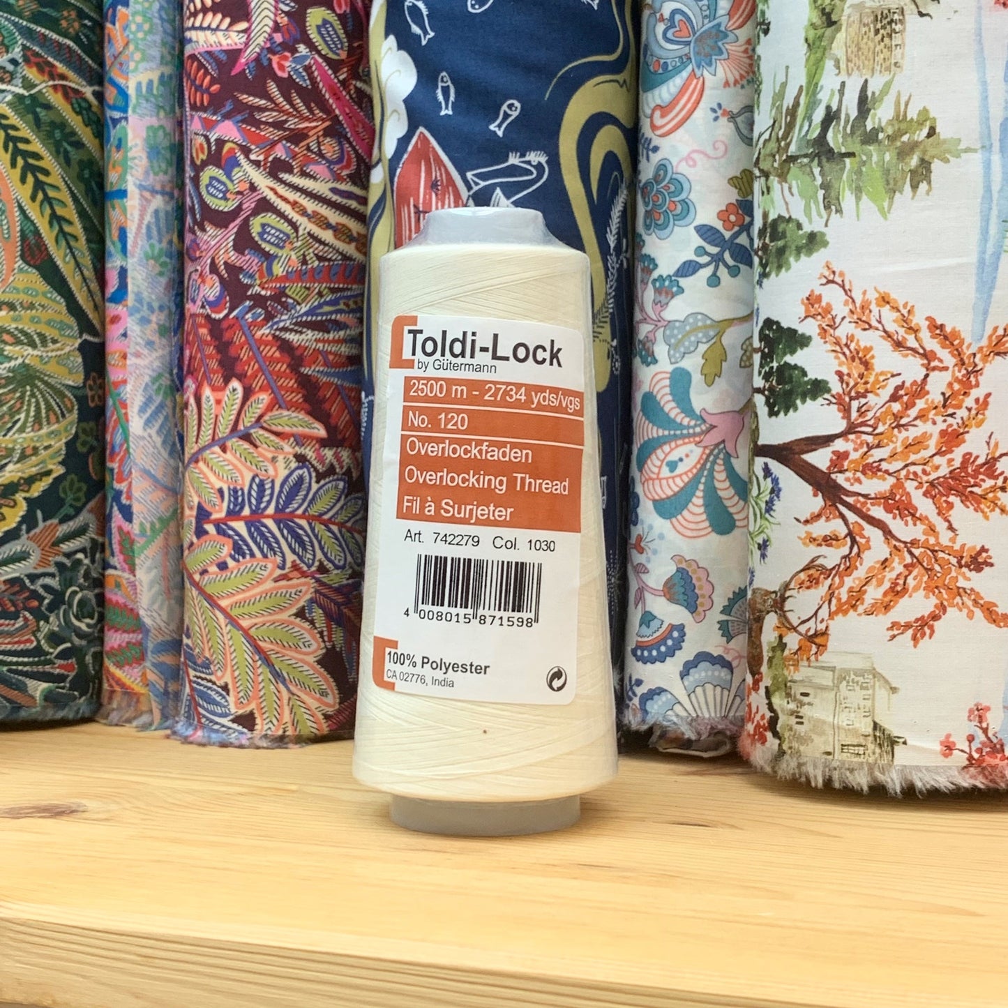 Gutermann Polyester Overlocking Thread 2500m 鈒骨線 - FO:REST Fabric 布恩堂Liberty fabrictana lawnjapanese fabricykk zipper