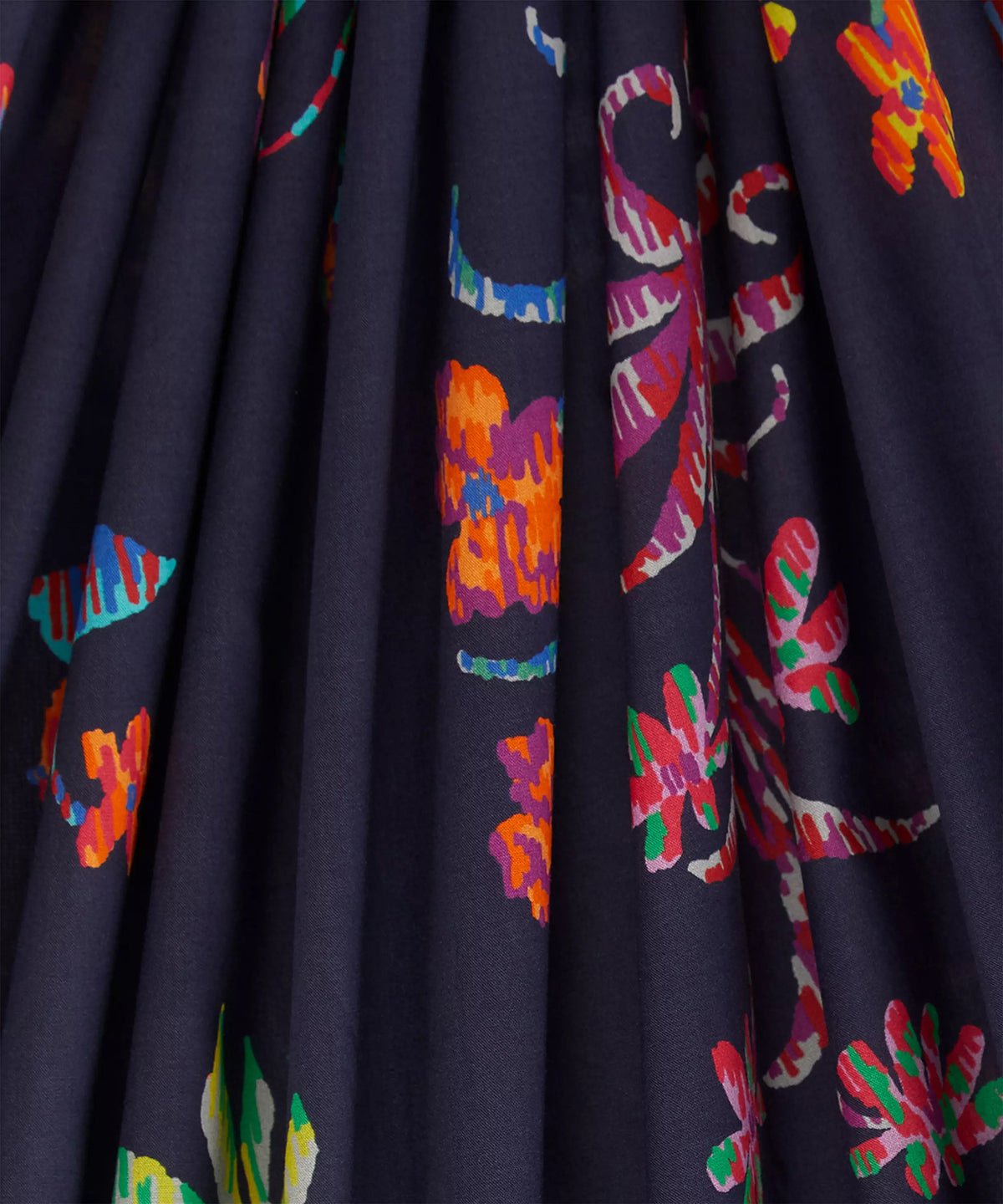 Liberty of London (Cotton Tana Lawn Fabric) - Floral Tapestry Nacy - FO:REST Fabric 布恩堂Liberty fabrictana lawnjapanese fabricykk zipper