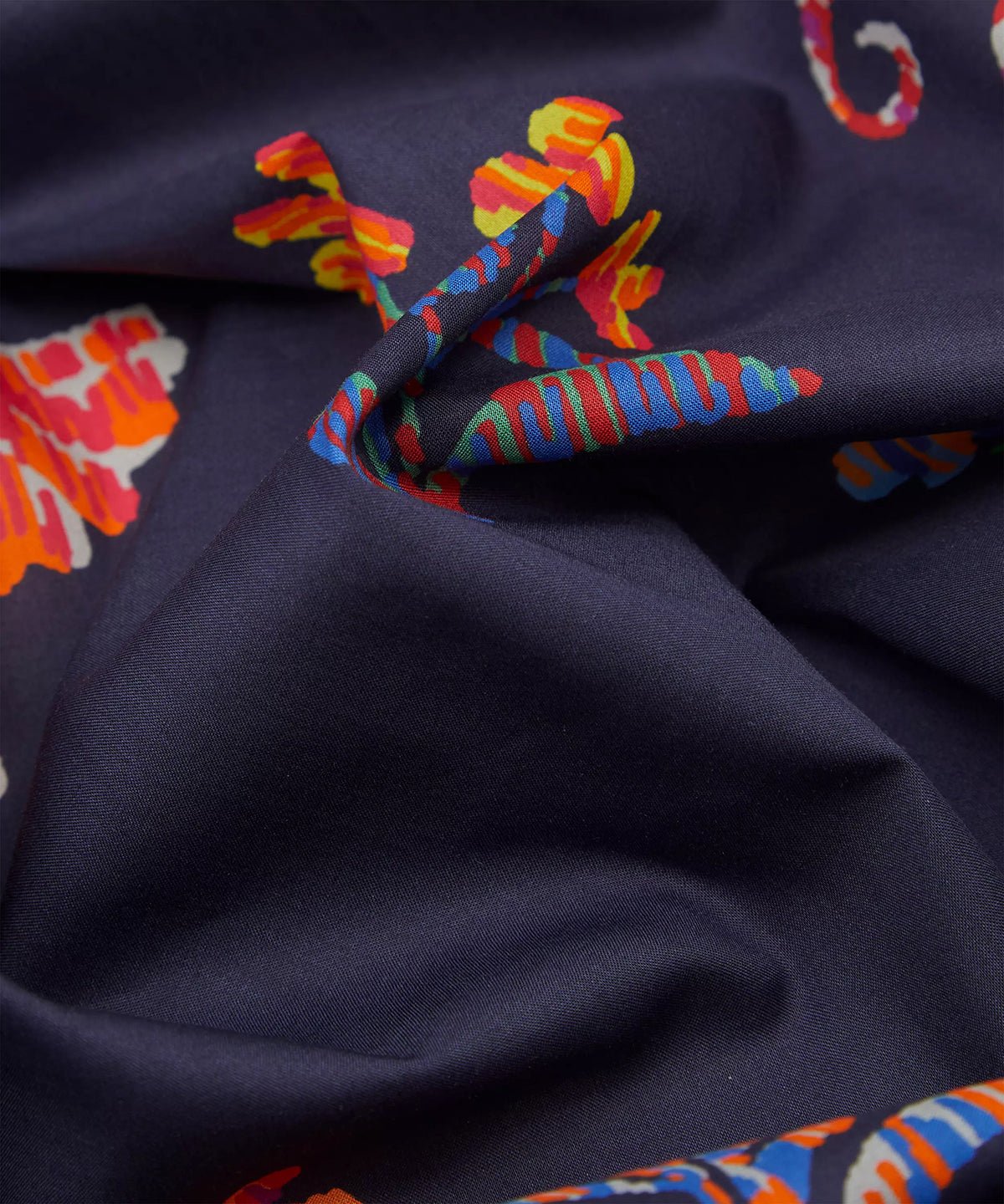Liberty of London (Cotton Tana Lawn Fabric) - Floral Tapestry Nacy - FO:REST Fabric 布恩堂Liberty fabrictana lawnjapanese fabricykk zipper