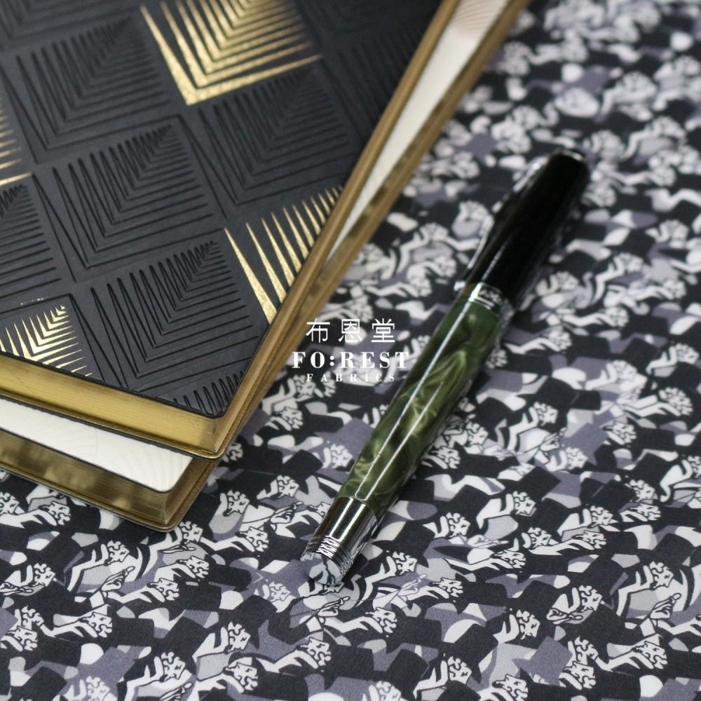 Liberty of London (Cotton Tana Lawn Fabric) - Top Hats - FO:REST Fabric 布恩堂Liberty fabrictana lawnjapanese fabricykk zipper
