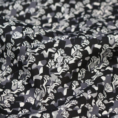 Liberty of London (Cotton Tana Lawn Fabric) - Top Hats - FO:REST Fabric 布恩堂Liberty fabrictana lawnjapanese fabricykk zipper