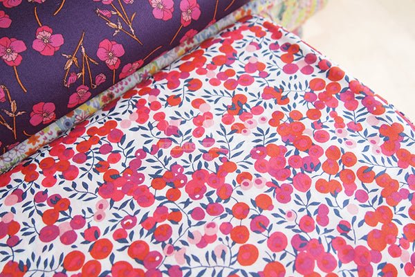Liberty of London (Cotton Tana Lawn Fabric) - Wiltshire Berry Red - FO:REST Fabric 布恩堂Liberty fabrictana lawnjapanese fabricykk zipper