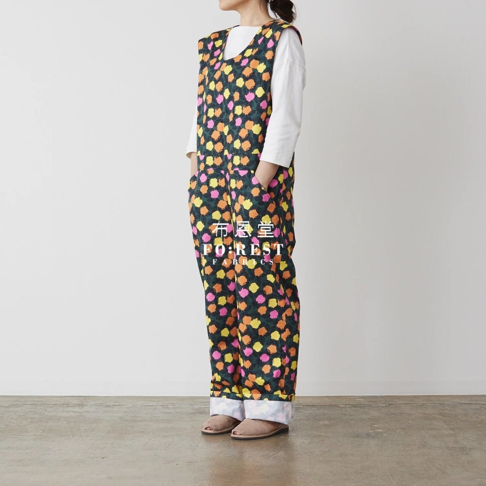 Organic cotton - PIKKU SAARI Iloinen Fabric Dark Green - FO:REST Fabric 布恩堂Liberty fabrictana lawnjapanese fabricykk zipper