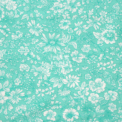 Quilting Liberty - Sunrise Emily Silhouette Flower Lt.green Lasenby Cotton
