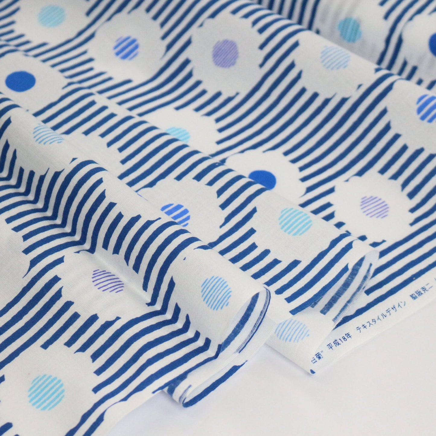 SOU SOU - 伊勢木綿 - 白菊 White Chrysanthemum (member) - FO:REST Fabric 布恩堂Liberty fabrictana lawnjapanese fabricykk zipper