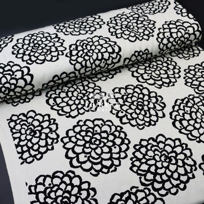 Twill - Peony fabric Black - FO:REST Fabric 布恩堂Liberty fabrictana lawnjapanese fabricykk zipper